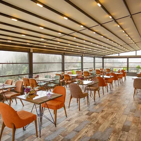 Jolnar Garden Otel 3*