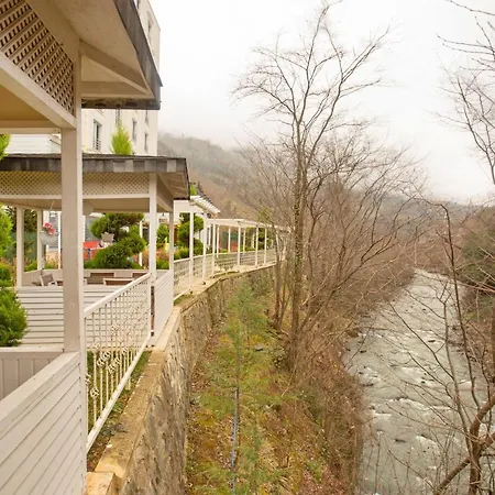 Otel Jolnar Garden 3*