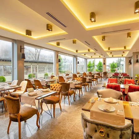Jolnar Garden Otel 3*