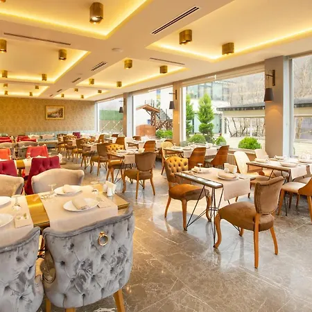 Otel Jolnar Garden 3*