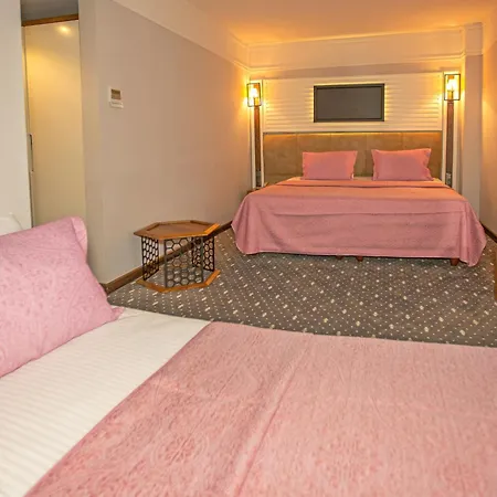 Otel Jolnar Garden 3*